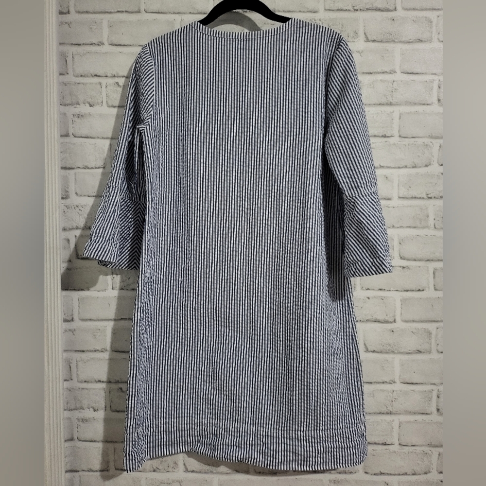 Draper James Seer Sucker Stripe Button Shift Dress Size 4 - Picture 5 of 9